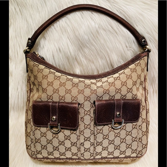Gucci Handbags - GREAT CONDITION! Authentic Gucci Shoulder Bag